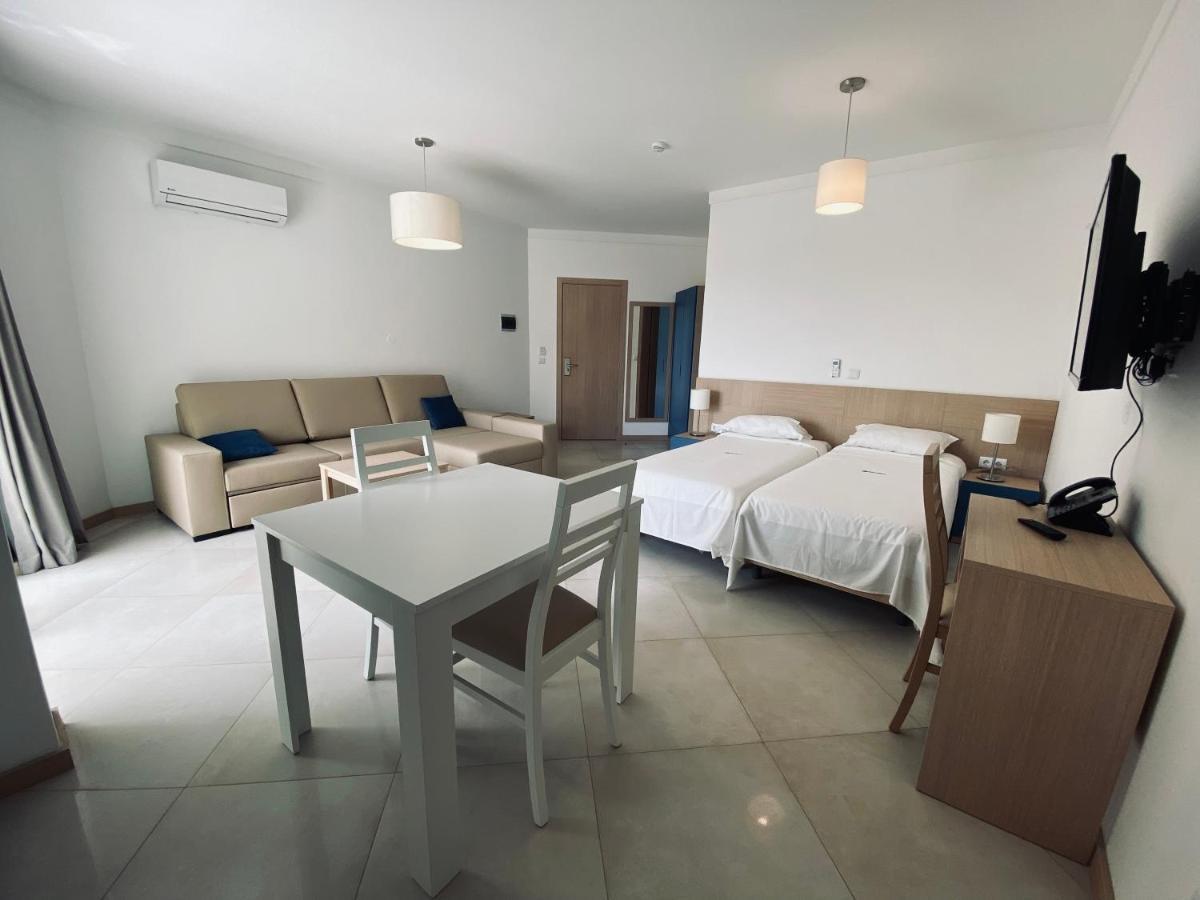 Aparthotel Nhaterra Santa Maria Extérieur photo